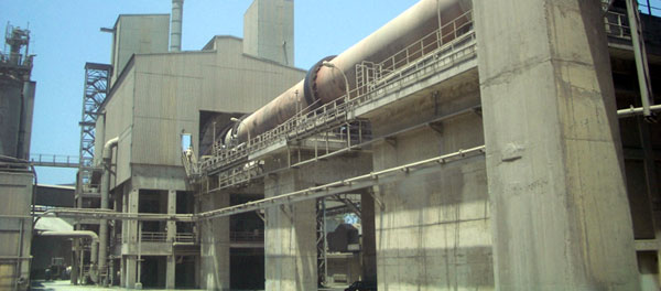 Siemens supplies electrical equipment for the Al Safwa Cement Company in Saudi-Arabia.