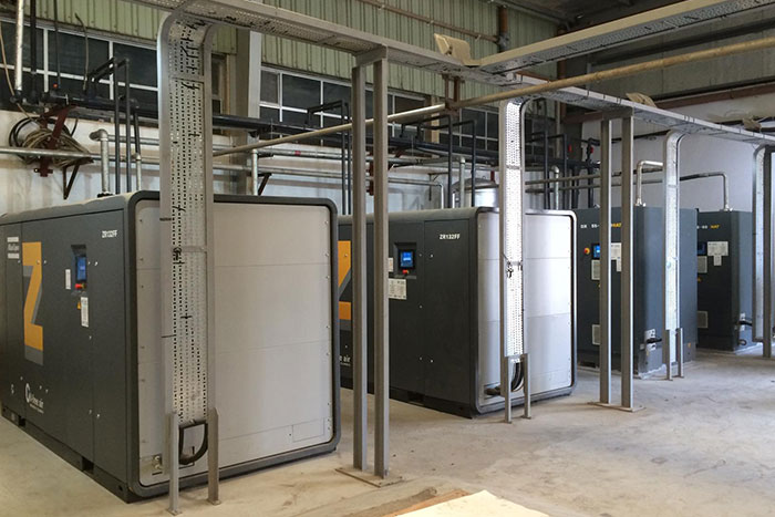 Atlas Copco ZDXtend high pressure compressed air system serves a major PET bottler in UAE