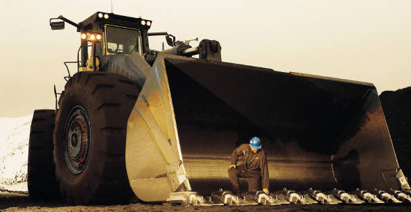 Construction boom tops US$2.4 trillion in Gulf projects.