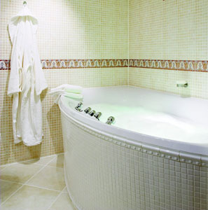 Hurricane Spa Bath 2180 Straight