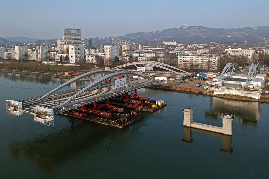 Mammoet Supports the New Construction of One of The Heaviest Bridges in Linz