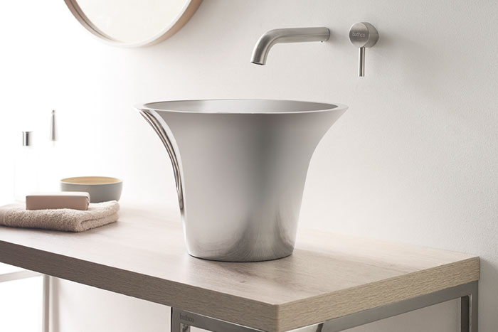 Metallic Look: Stainless Steel Washbasins