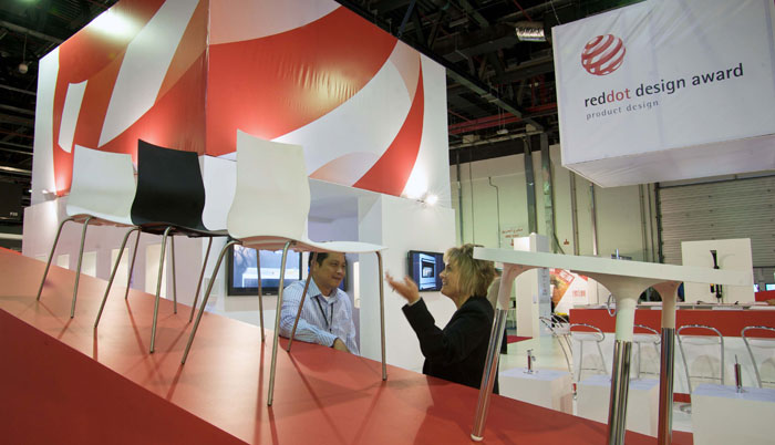 More than 80 products from 19 countries, winners of the red dot award, are being presented for the first time at Index.