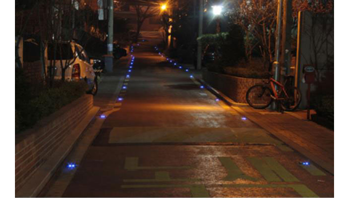 Solar LED Road Studs for Traffic Safety System