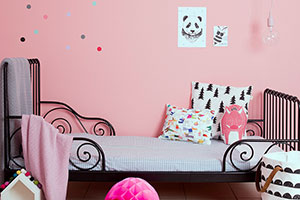 Pink Wall Shades for a Cheerful Home