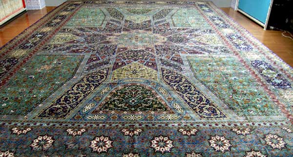 Rare carpet valued at over US$ 1 million at DOMOTEX Middle East 2008.