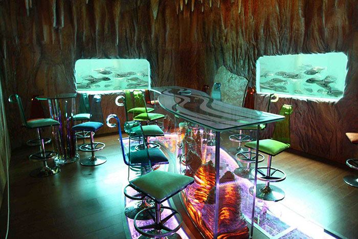 Your dinner is in the window: The dining area of the PENETRON ADMIX-waterproofed Dragon’s Cave has unforgettable views of the Adriatic sea floor – and fish, some of which are on the menu, swimming by.